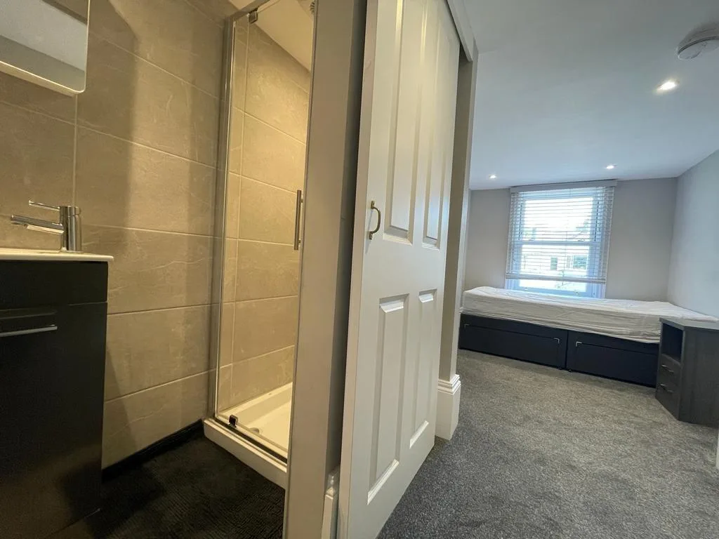 6 bedroom terraced house for rent