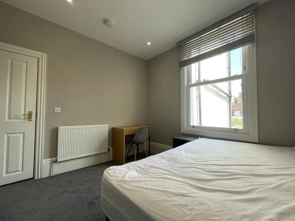 6 bedroom terraced house for rent