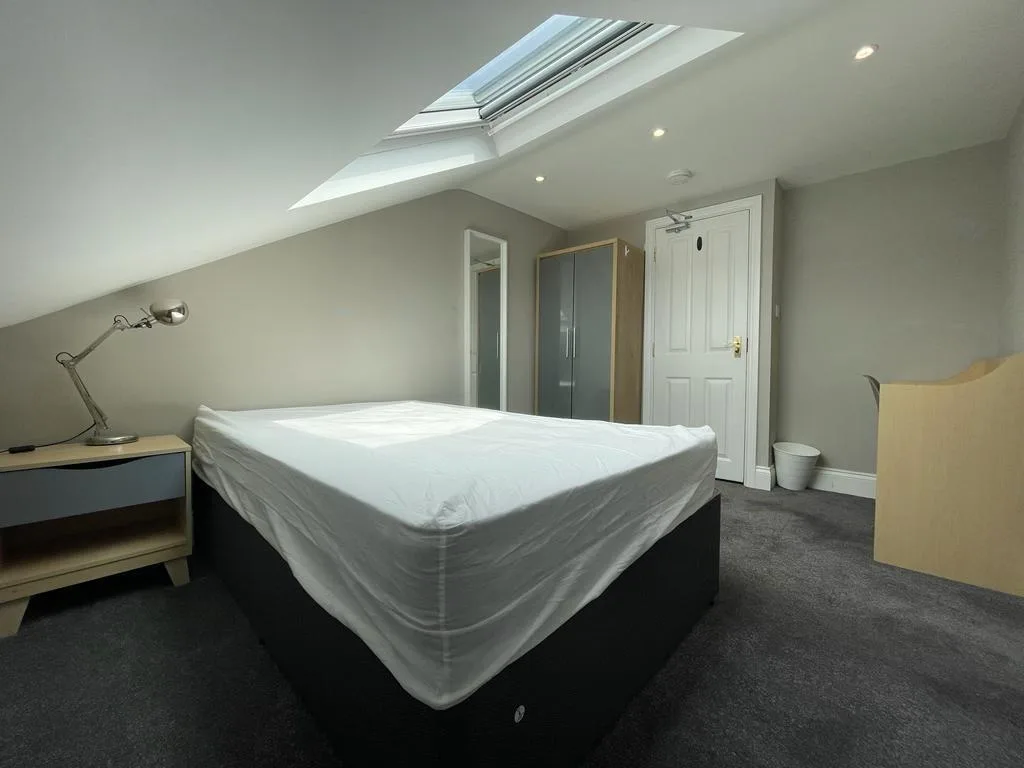 6 bedroom terraced house for rent