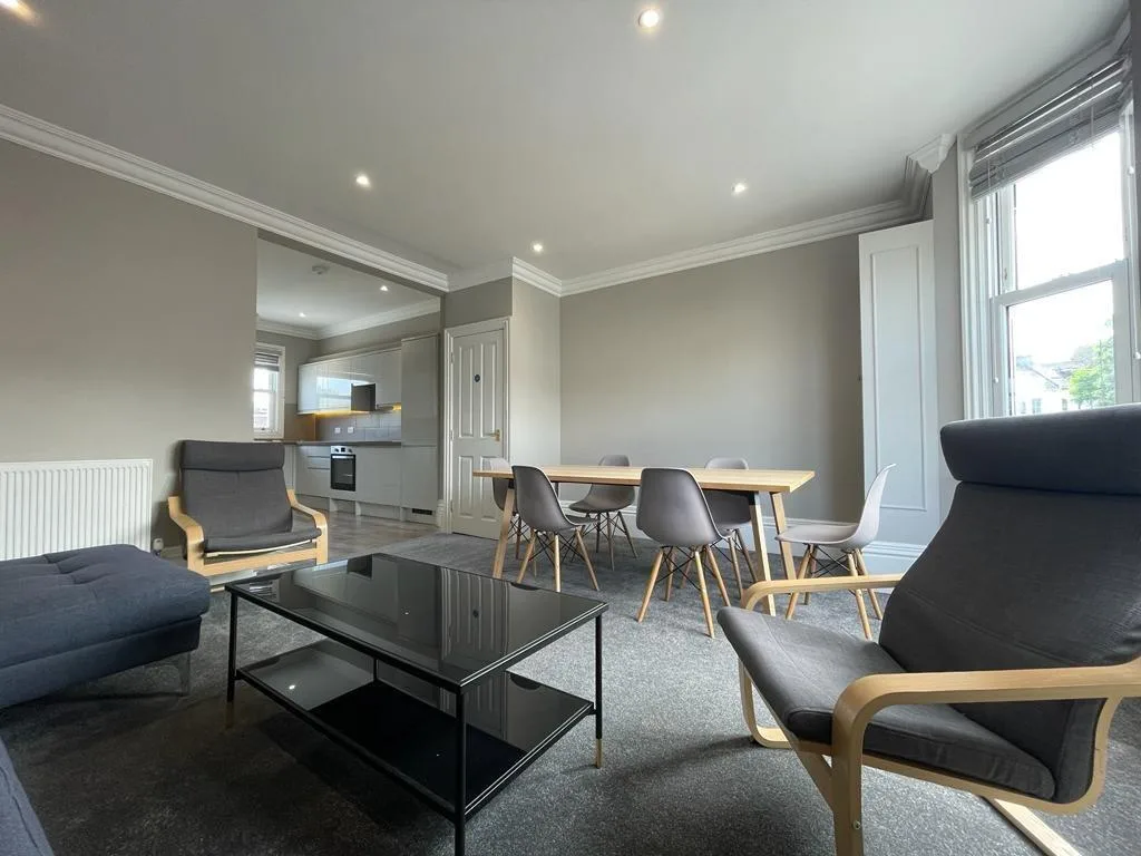 6 bedroom terraced house for rent