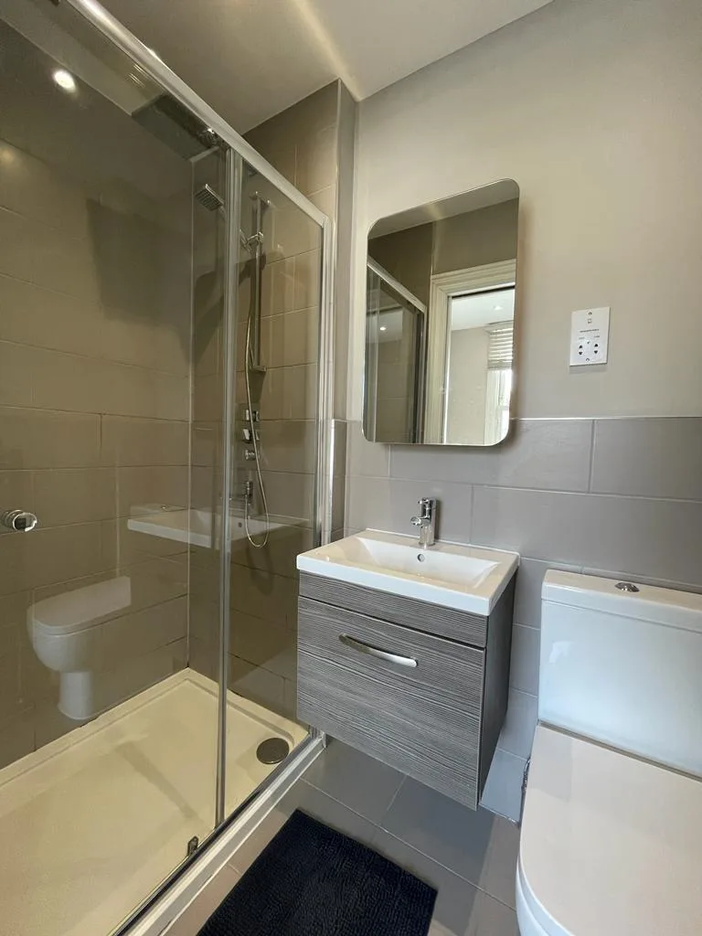6 bedroom terraced house for rent