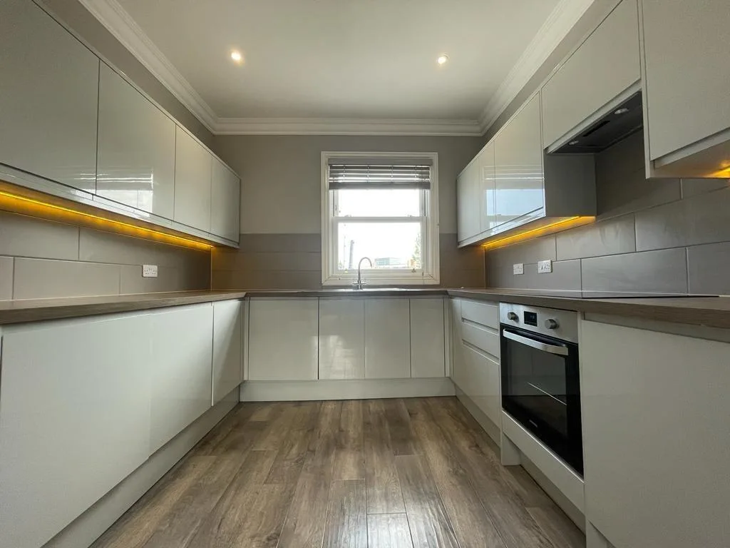 6 bedroom terraced house for rent
