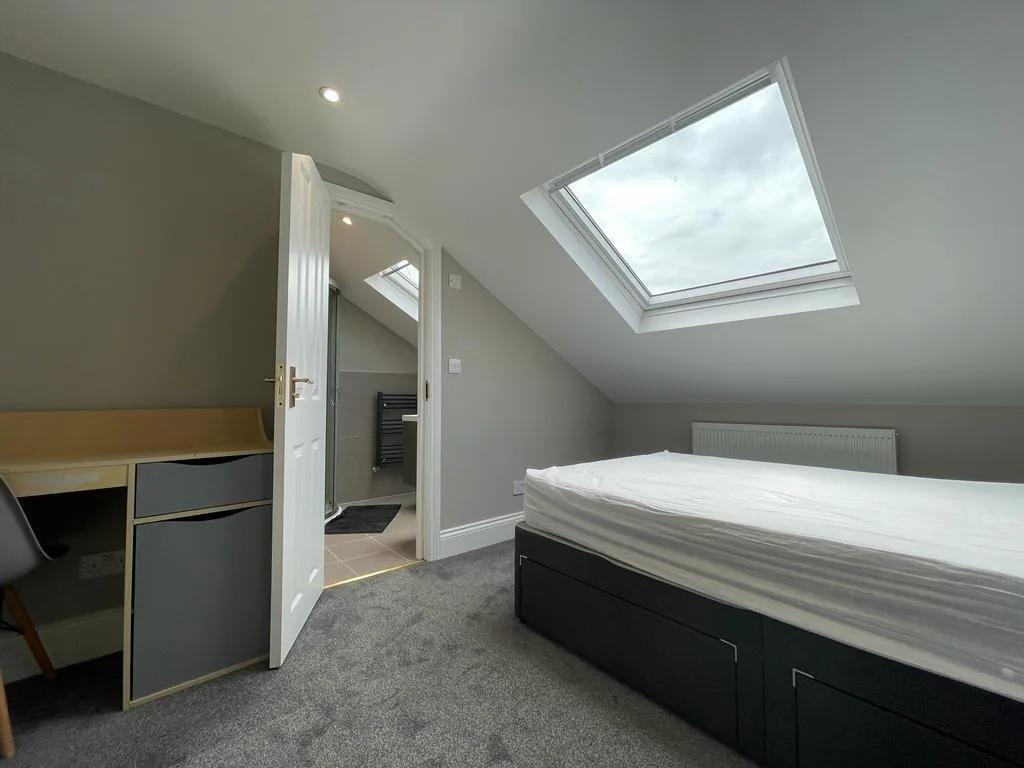 6 bedroom terraced house for rent