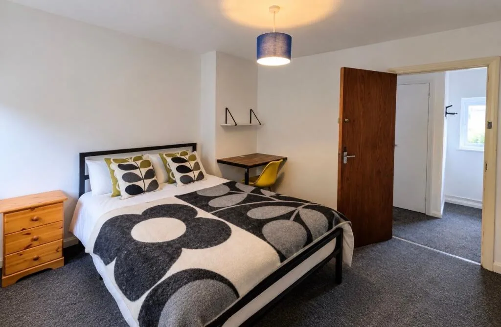 6 bedroom detached house for rent