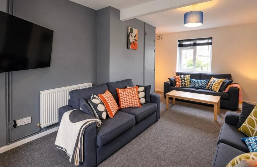 6 bedroom detached house for rent