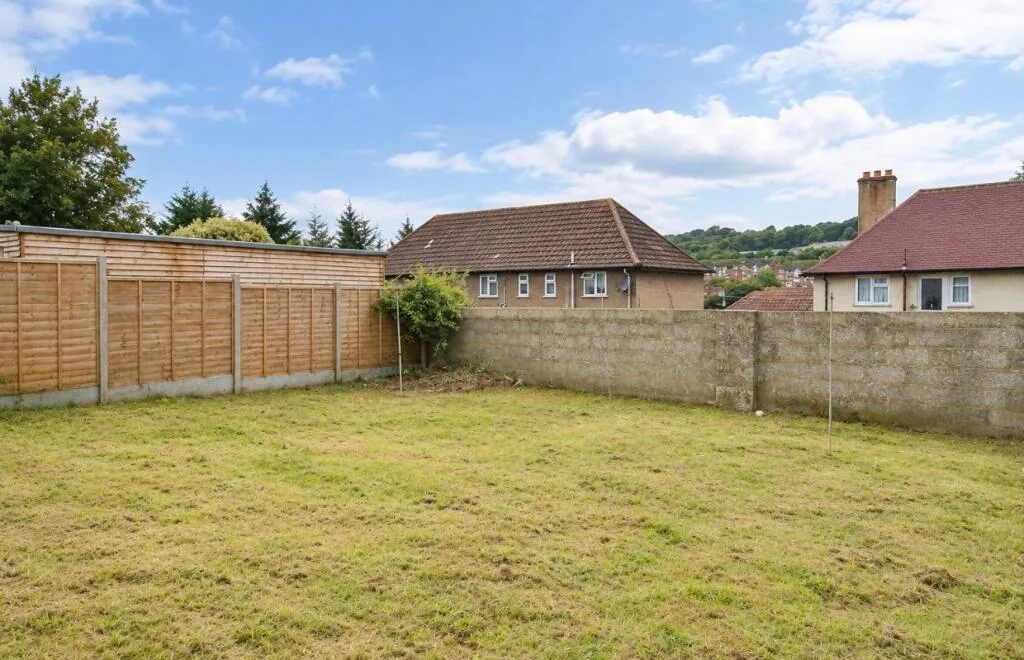 6 bedroom detached house for rent