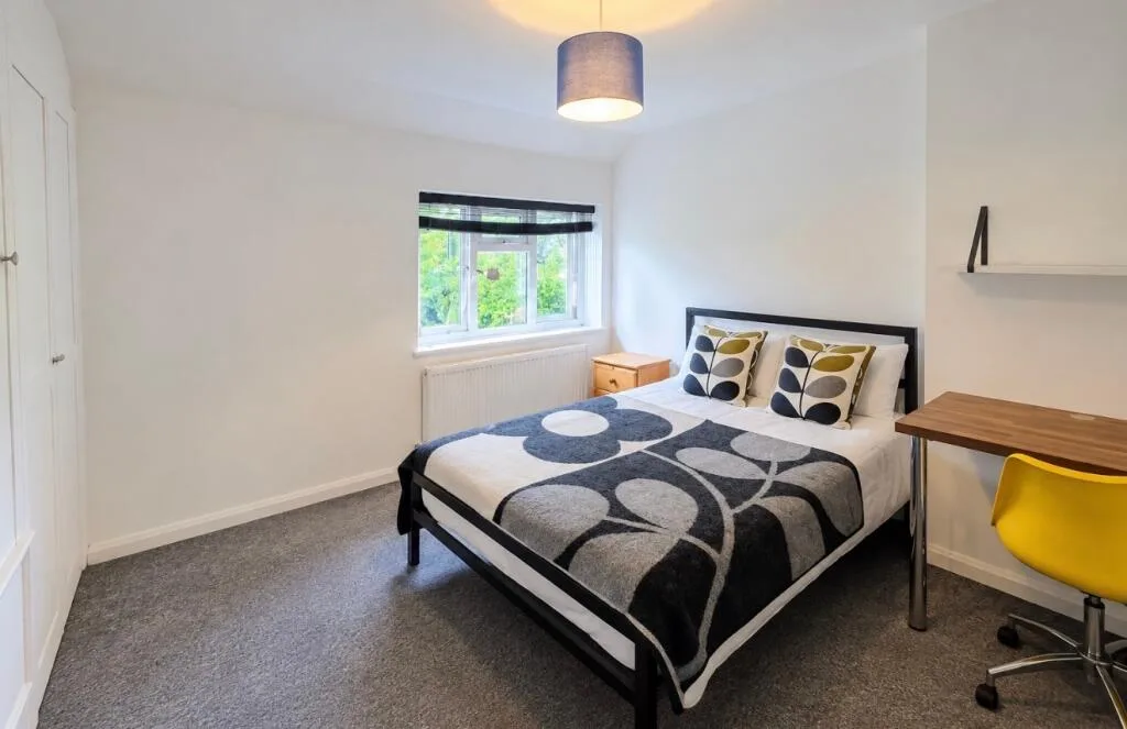 6 bedroom detached house for rent