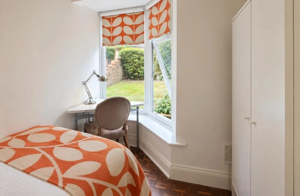 5 bedroom detached house for rent
