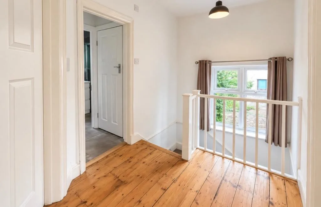 5 bedroom detached house for rent