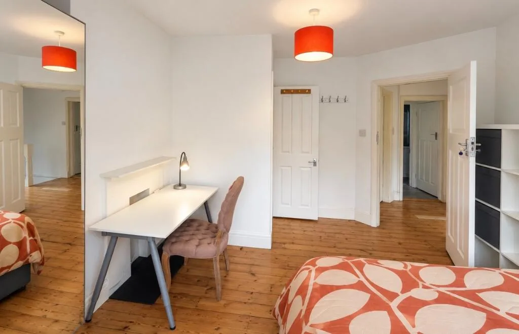 5 bedroom detached house for rent