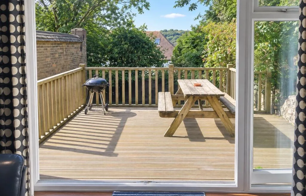 5 bedroom detached house for rent