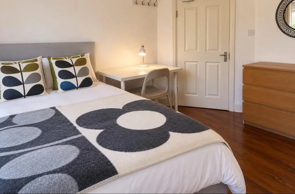 5 bedroom detached house for rent