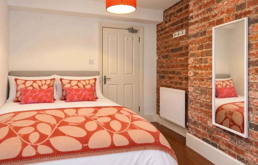 5 bedroom detached house for rent
