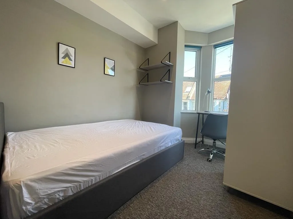 5 bedroom terraced house for rent