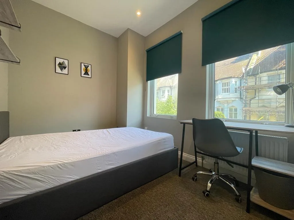 5 bedroom terraced house for rent