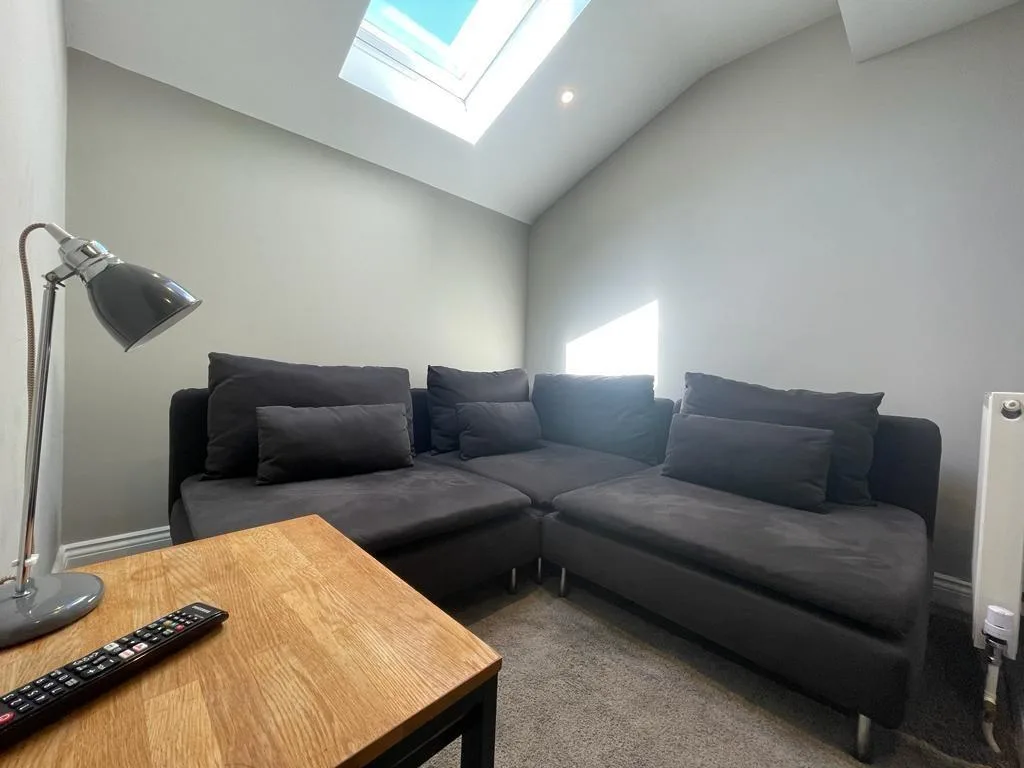 5 bedroom terraced house for rent