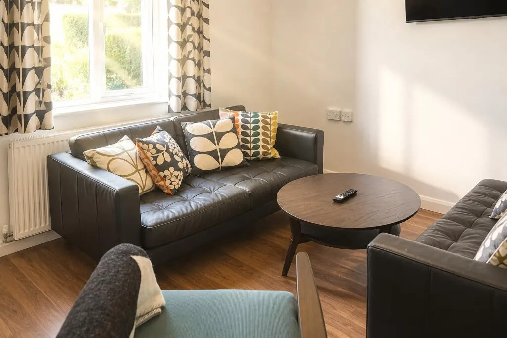5 bedroom semi-detached house for rent