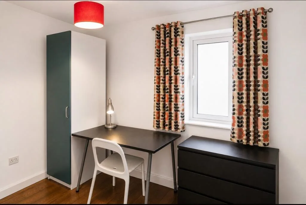 5 bedroom semi-detached house for rent