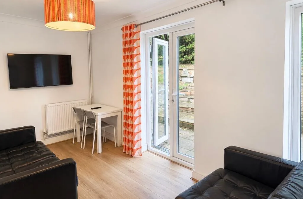 5 bedroom detached house for rent