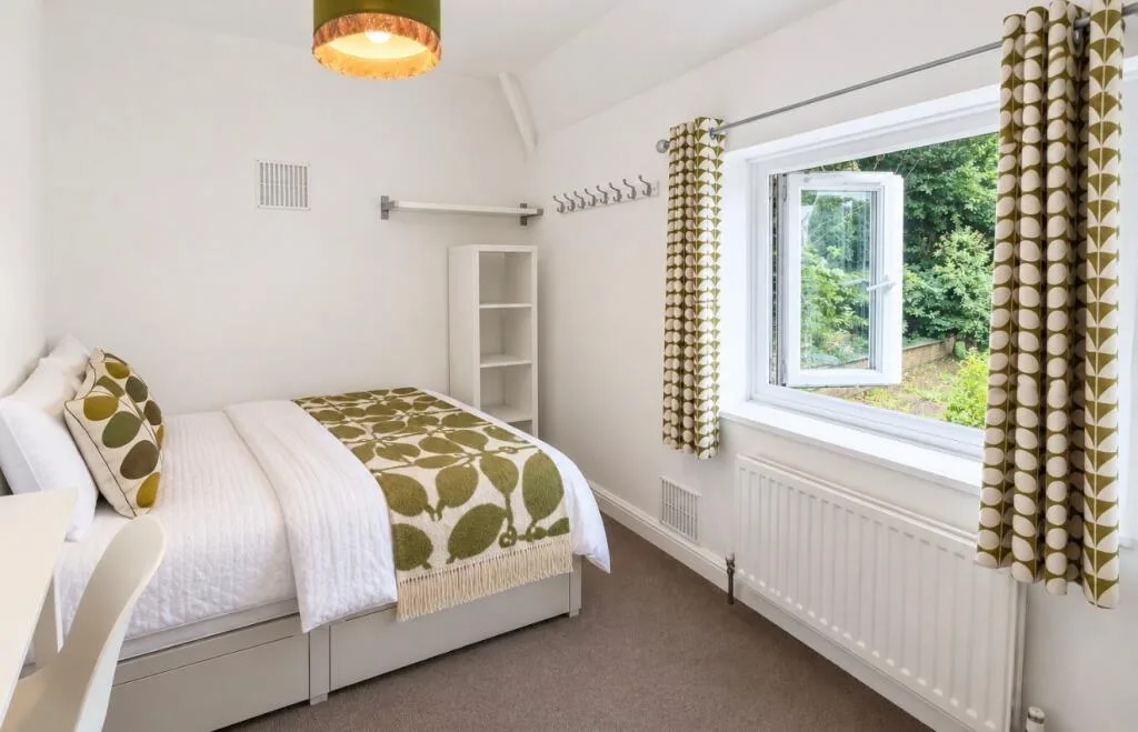 5 bedroom detached house for rent