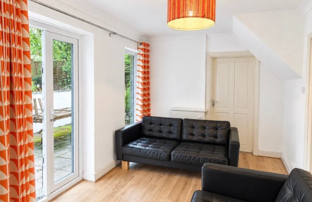 5 bedroom detached house for rent
