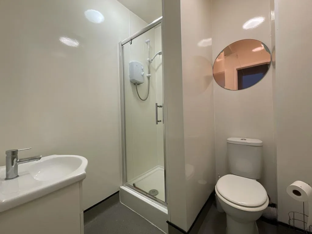 5 bedroom terraced house for rent