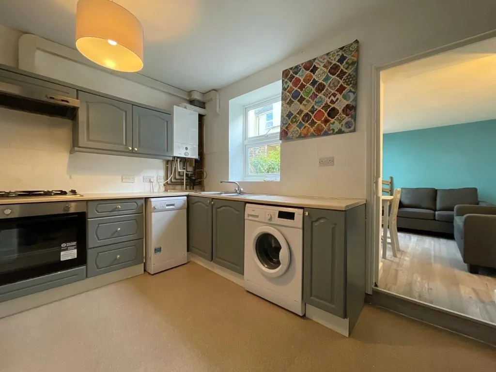 5 bedroom terraced house for rent