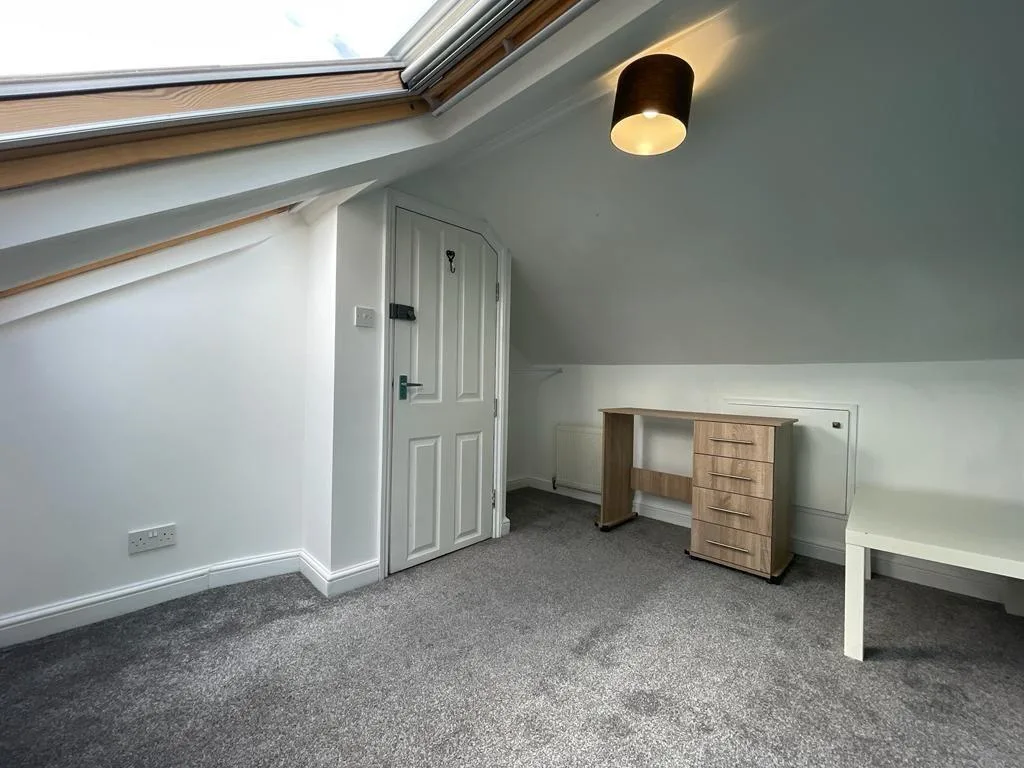 5 bedroom terraced house for rent