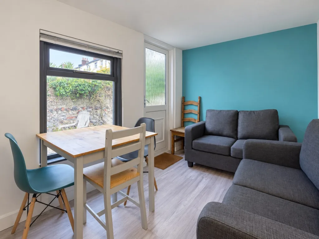 5 bedroom terraced house for rent