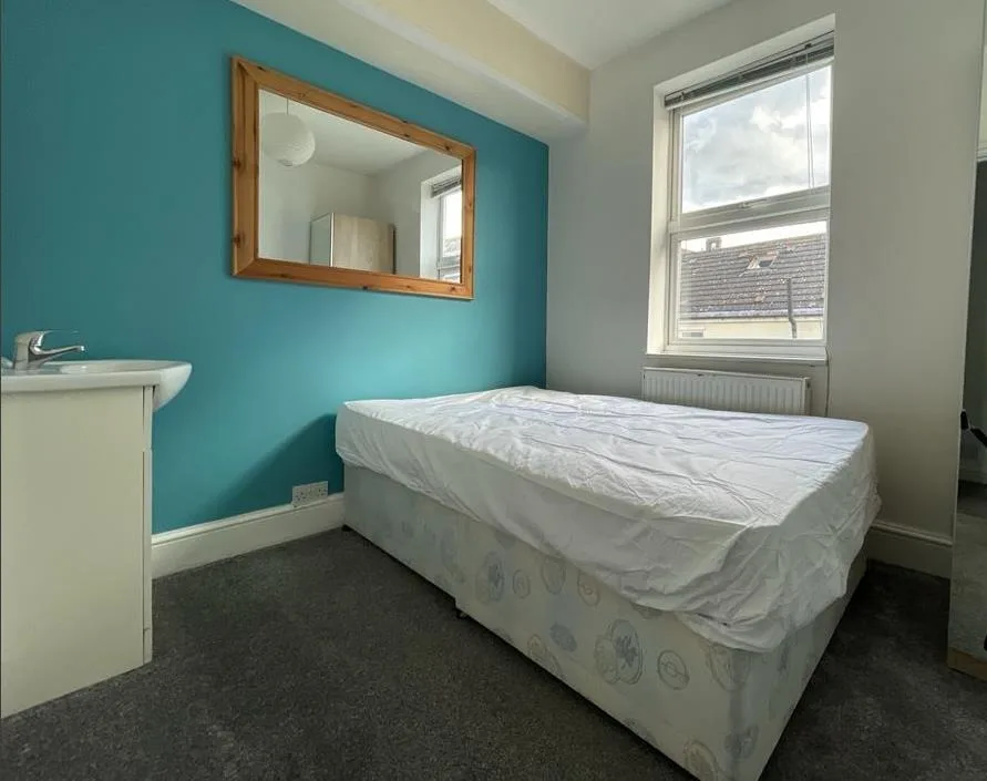5 bedroom terraced house for rent