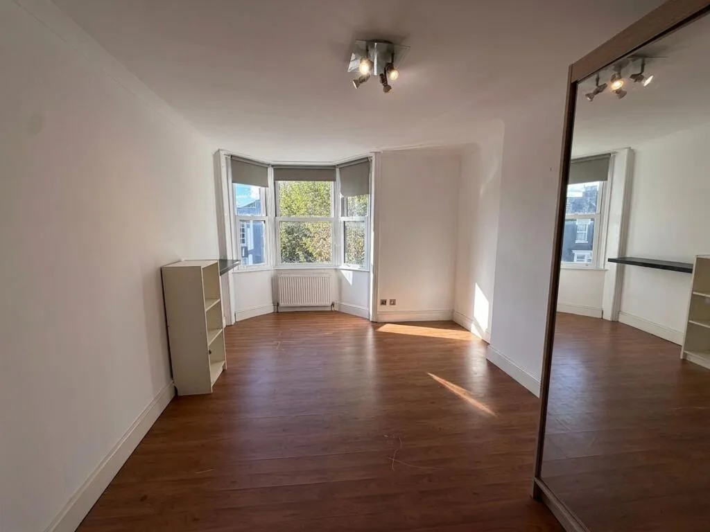 4 bedroom maisonette for rent