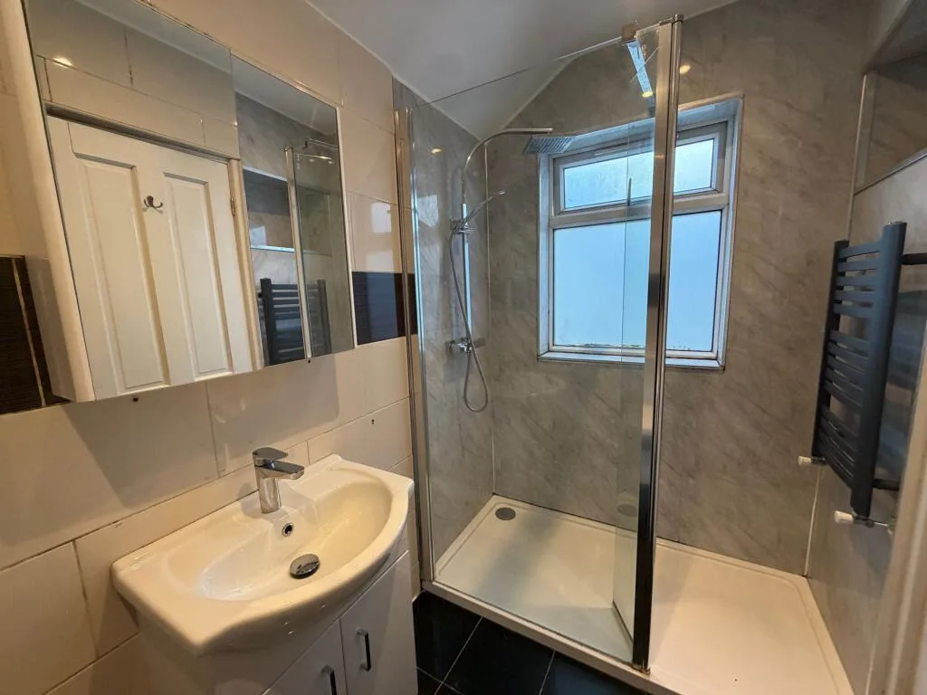 4 bedroom maisonette for rent