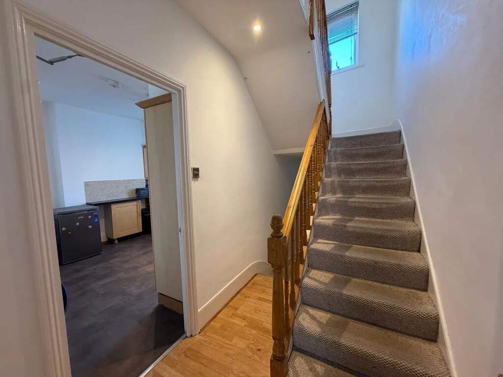 4 bedroom maisonette for rent