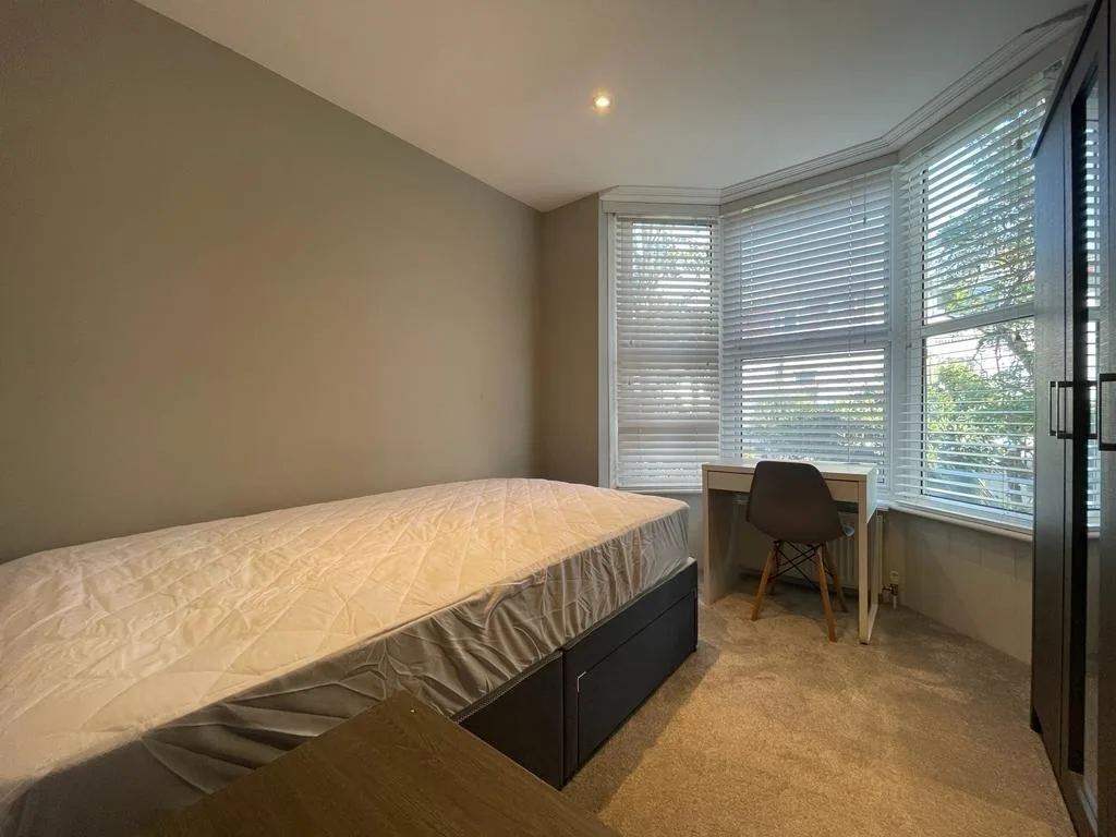 6 bedroom terraced house for rent