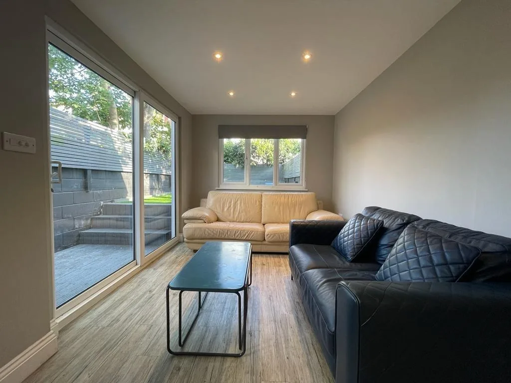 6 bedroom terraced house for rent