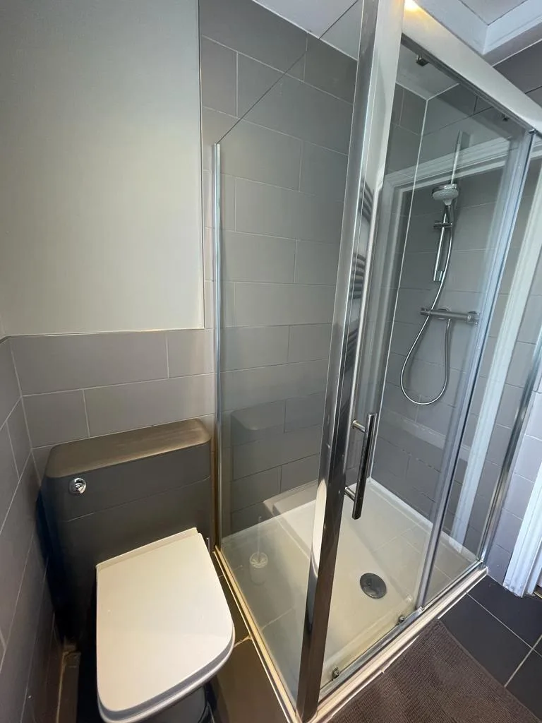 6 bedroom terraced house for rent