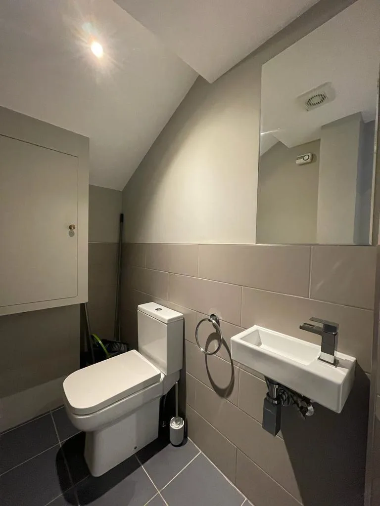 6 bedroom terraced house for rent