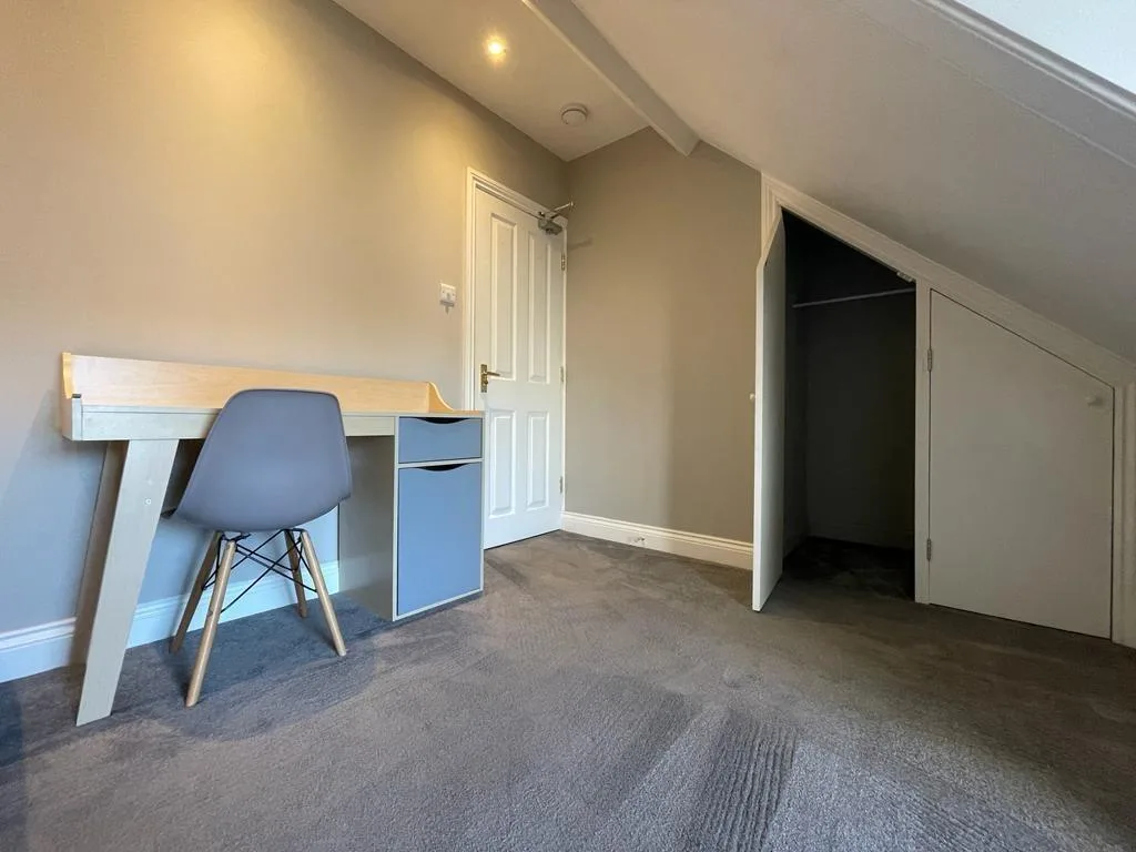 6 bedroom terraced house for rent