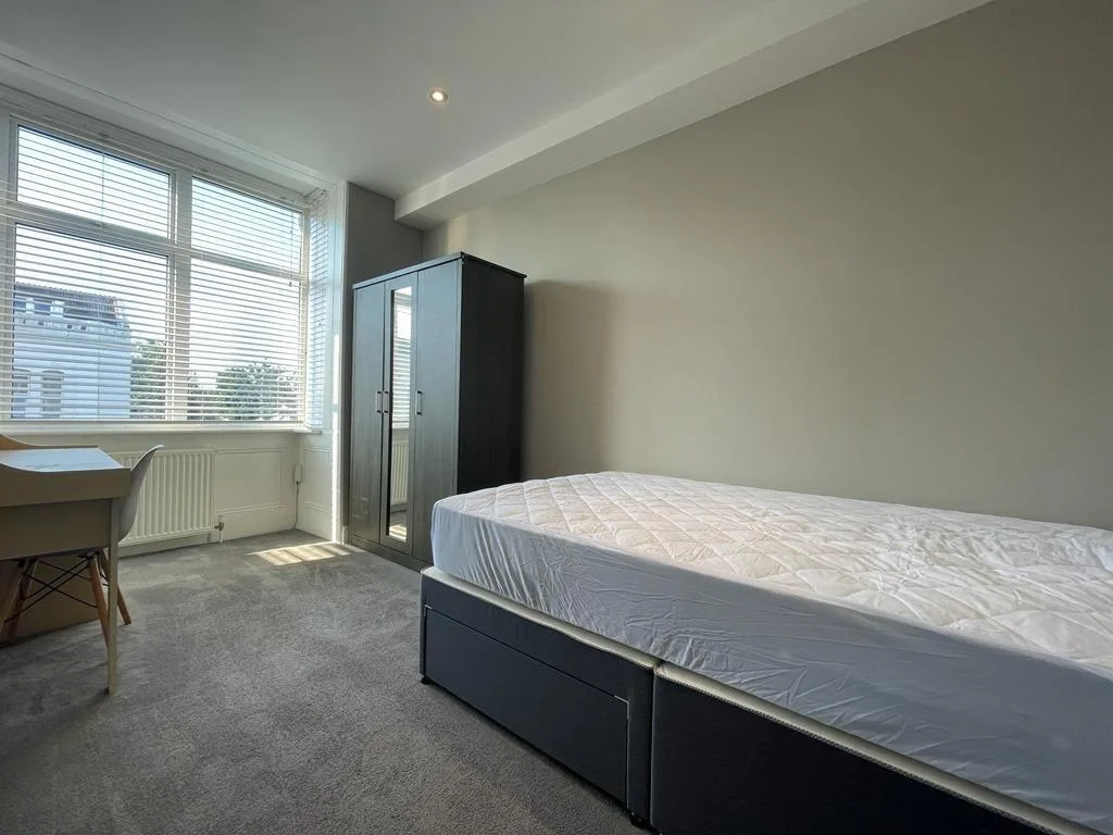 6 bedroom terraced house for rent