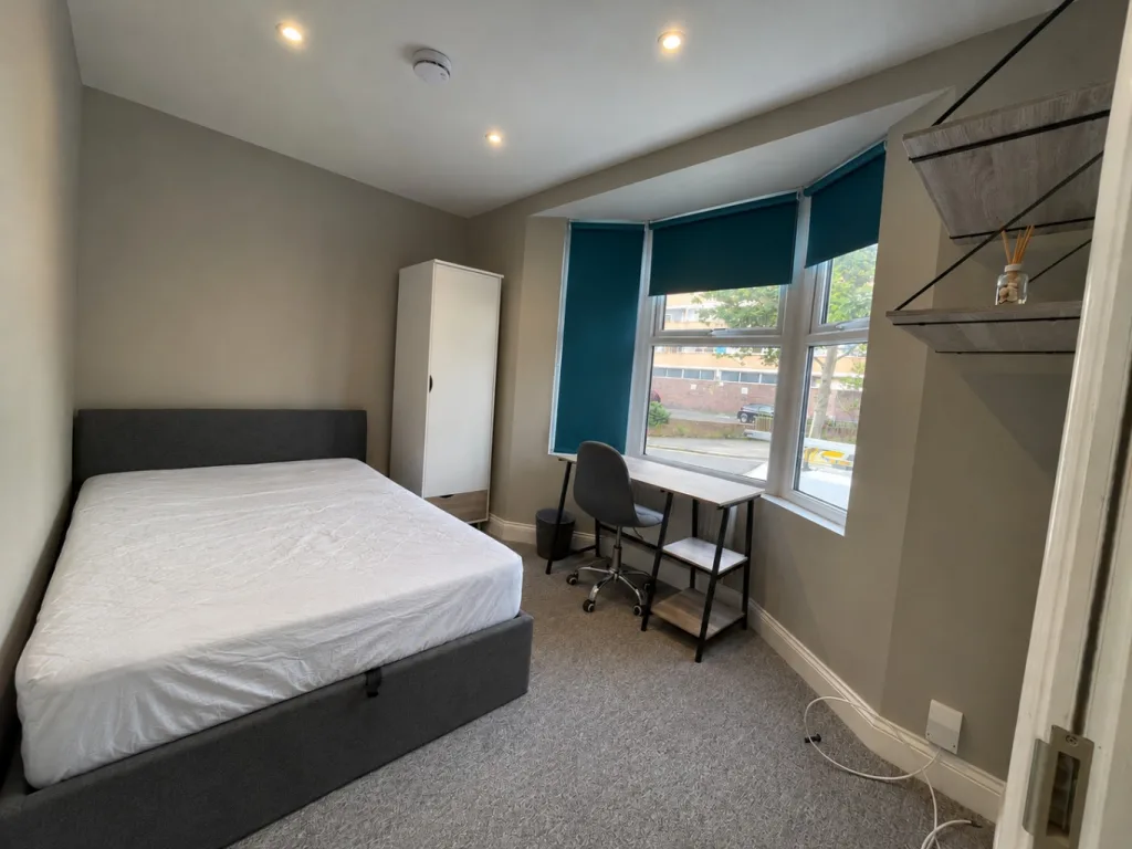 6 bedroom terraced house for rent