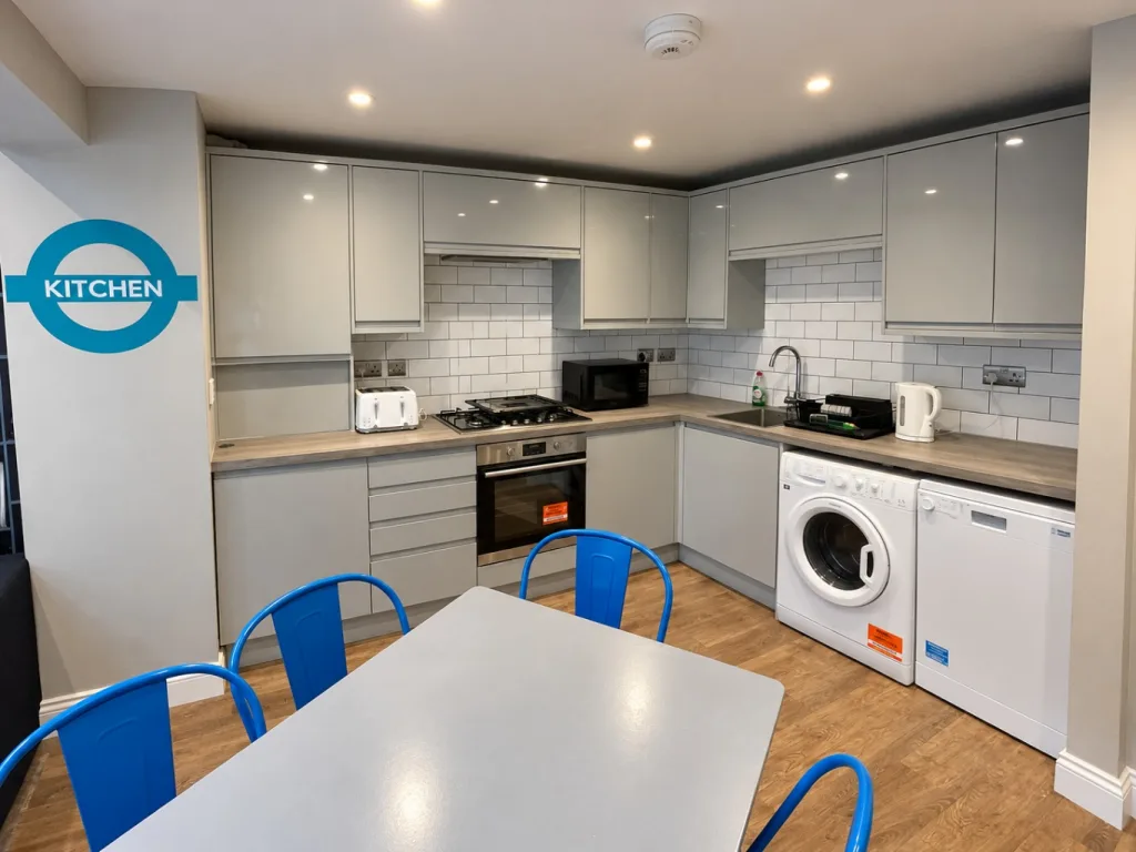 6 bedroom terraced house for rent
