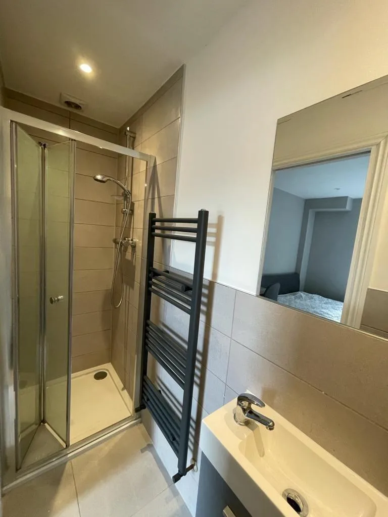 6 bedroom terraced house for rent
