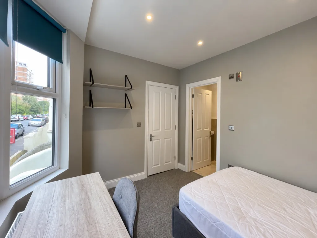 6 bedroom terraced house for rent