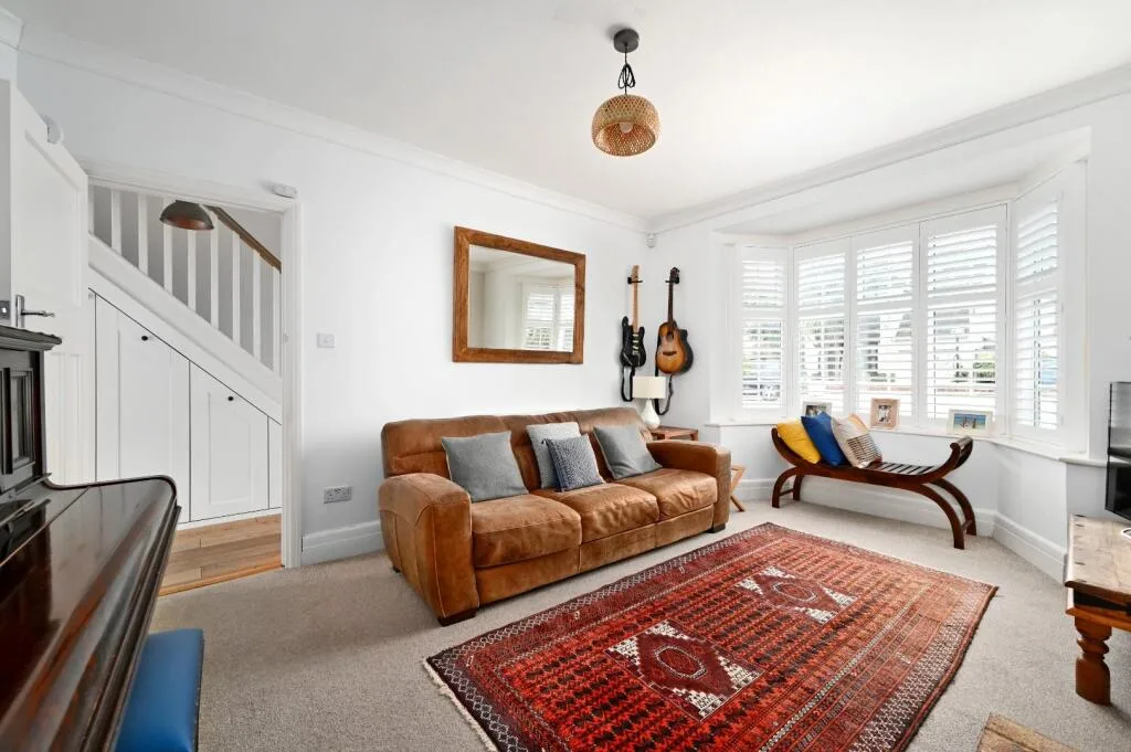 3 bedroom semi-detached house for rent