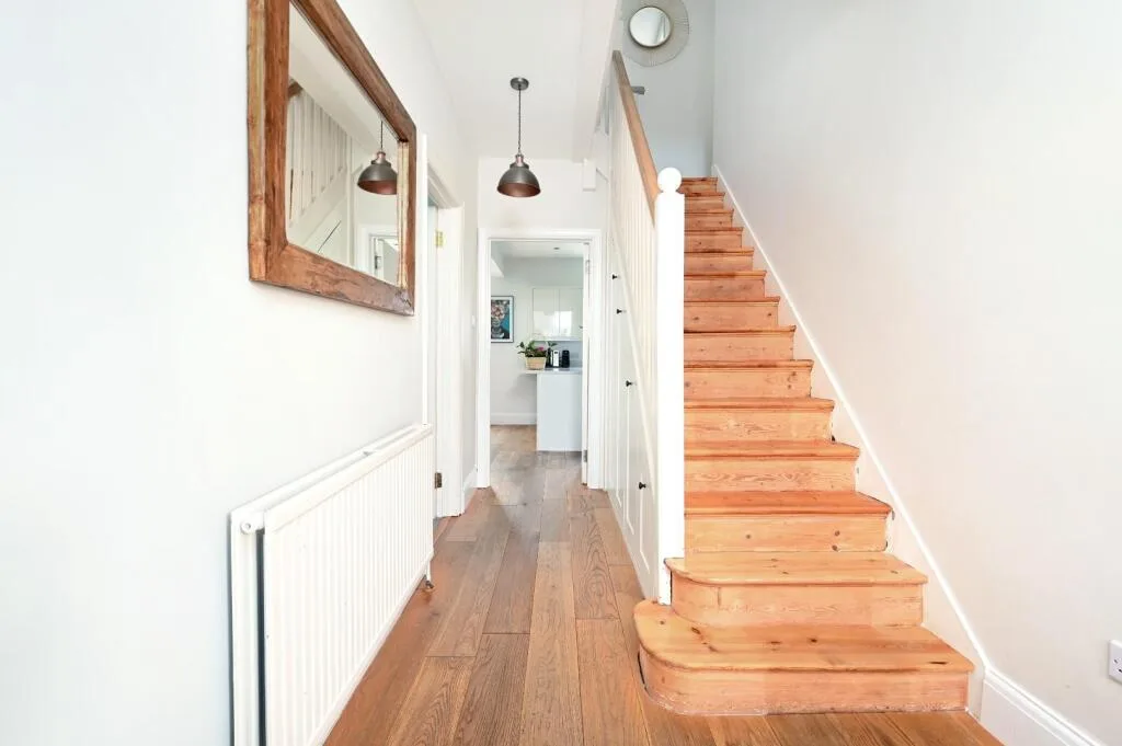 3 bedroom semi-detached house for rent