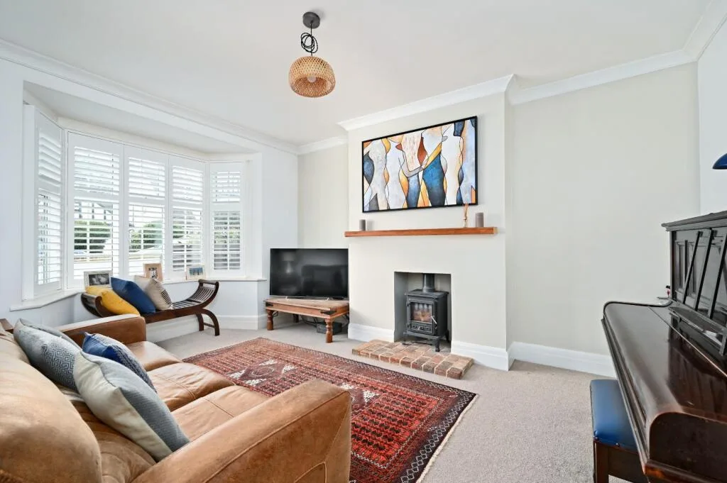 3 bedroom semi-detached house for rent