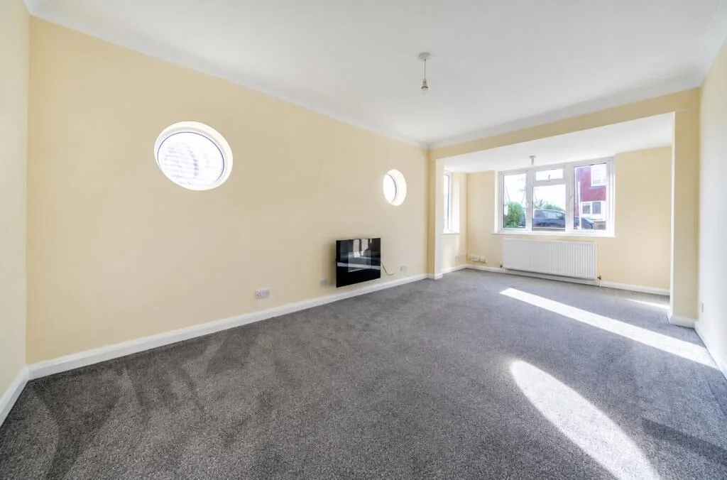 2 bedroom bungalow for rent