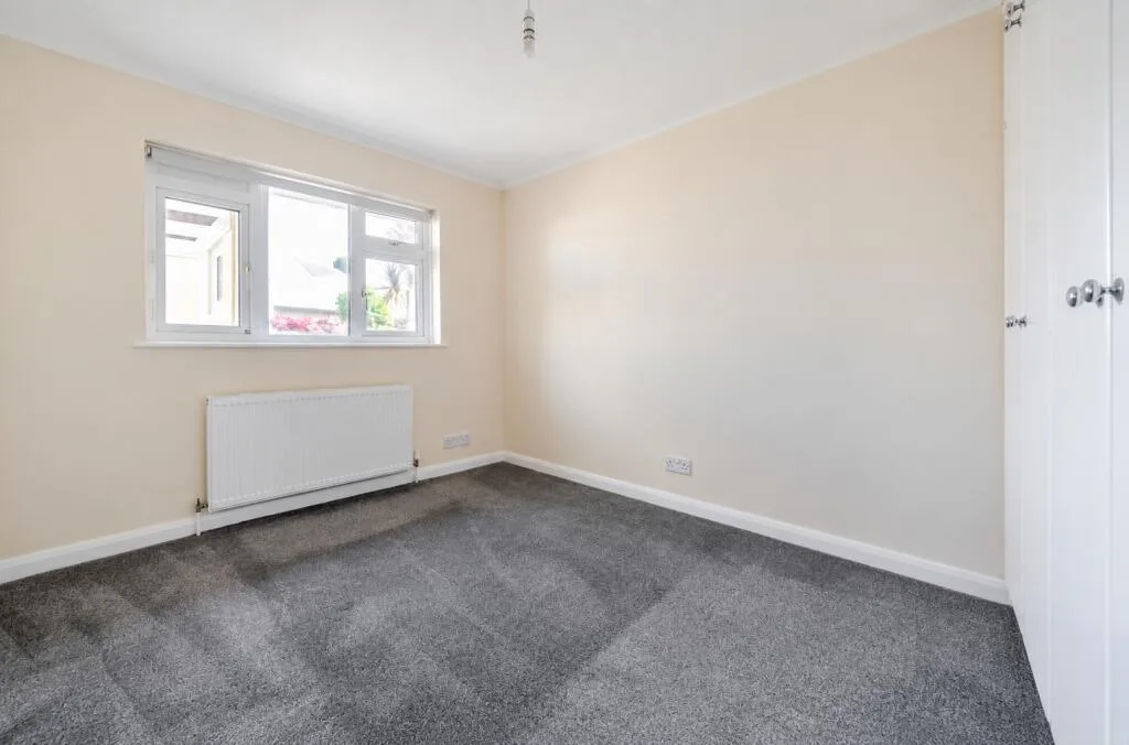 2 bedroom bungalow for rent