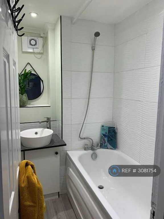 3 bedroom flat for rent