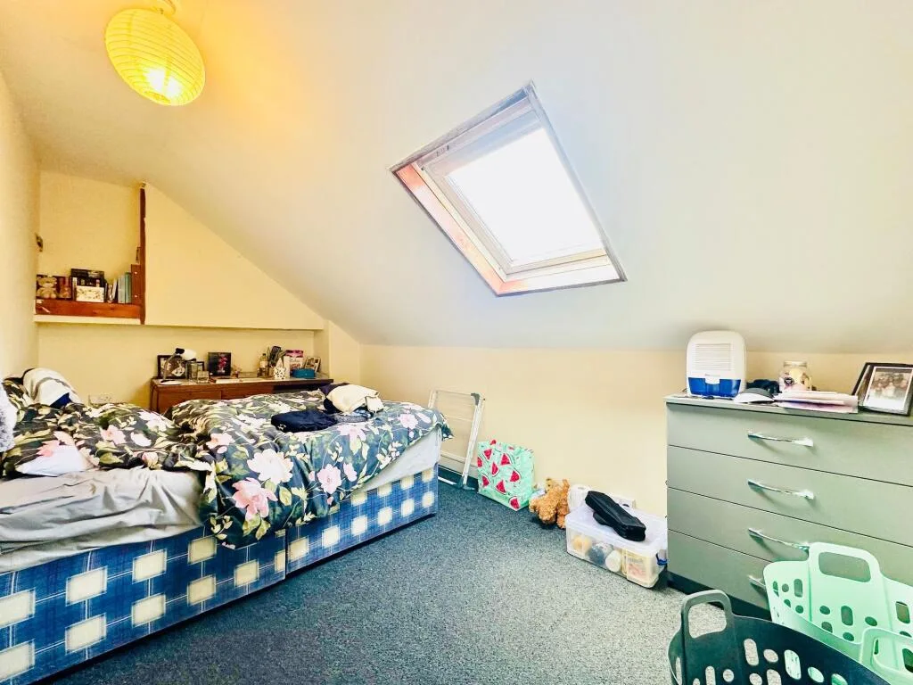 5 bedroom terraced house for rent